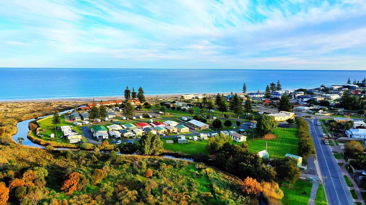 Moana Beach Tourist Park Extérieur photo