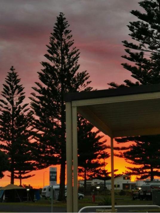 Moana Beach Tourist Park Extérieur photo