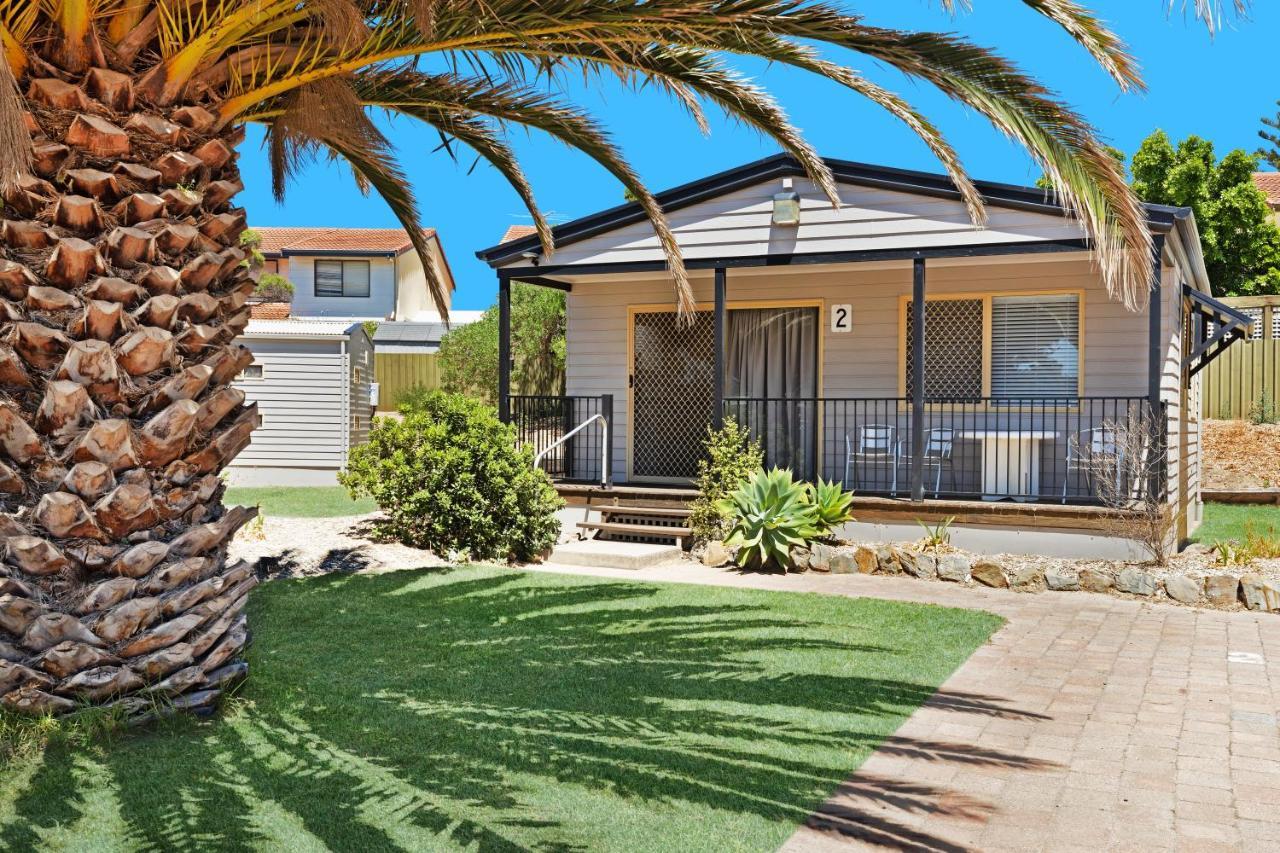 Moana Beach Tourist Park Extérieur photo